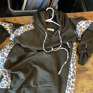Sweat shirt